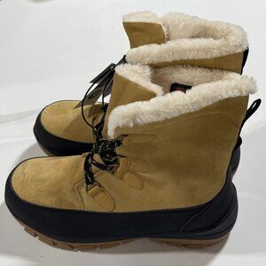 New with tags -- Universal Thread waterproof boots mens size 10   retail - $45
